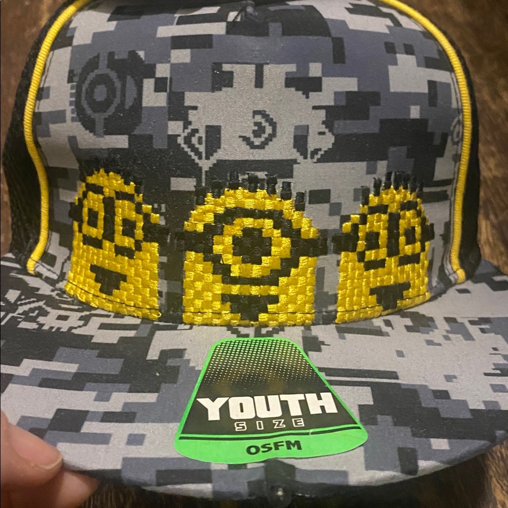 Kids Minions Despicable ME Camo Hat with Bonus Light